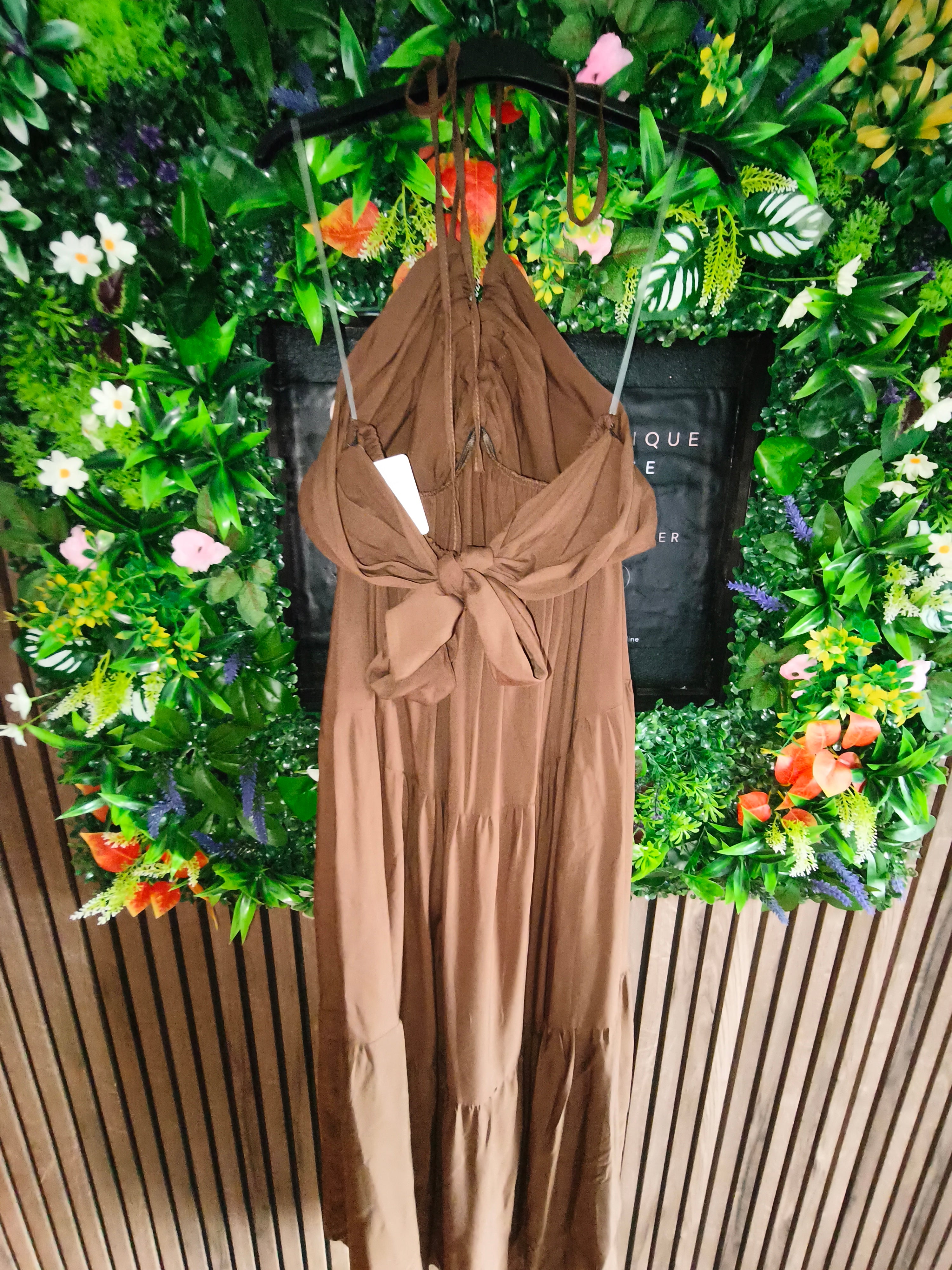 Grande taille Robe longue dos nu noeud marron