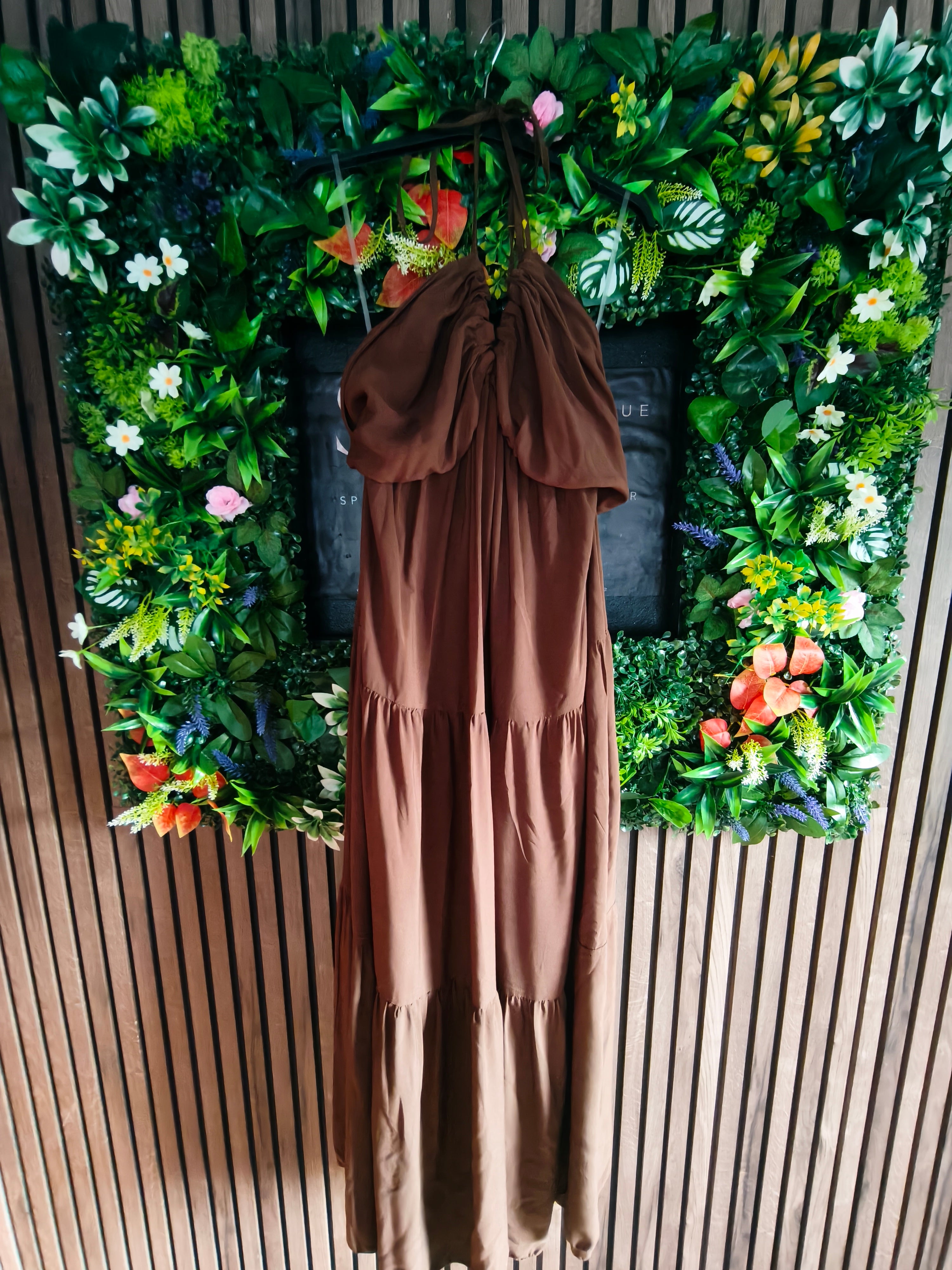 Grande taille Robe longue dos nu noeud marron