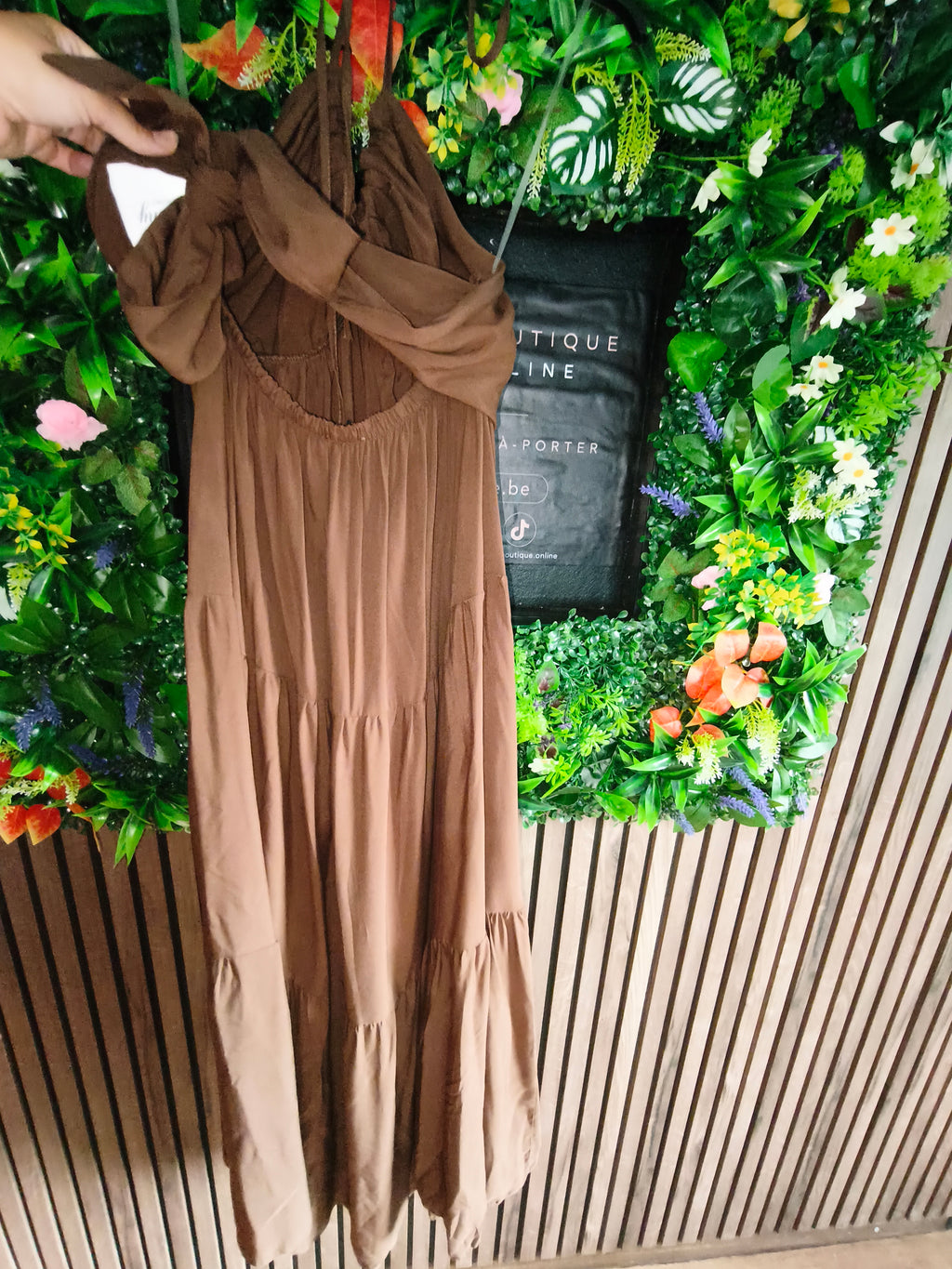 Grande taille Robe longue dos nu noeud marron